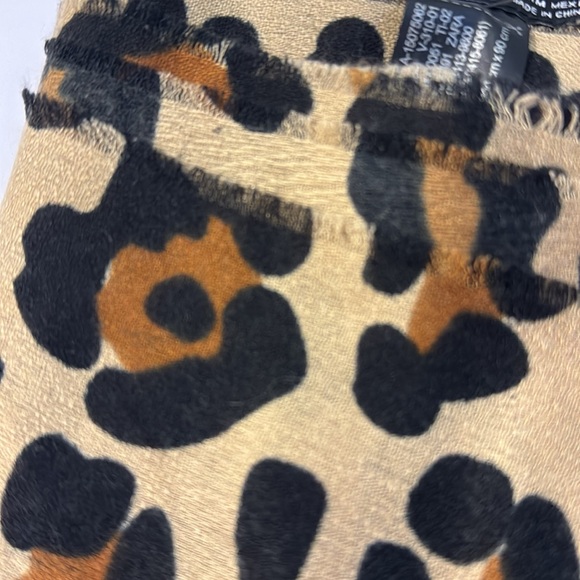 Large almost square s are. 72x 78 - Picture 2 of 3